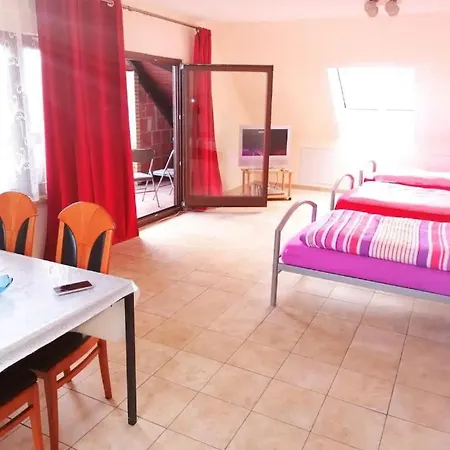 2 Obergeschoss Mit Balkon דירה קאסל