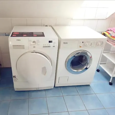 דירה 2 Obergeschoss Mit Balkon קאסל